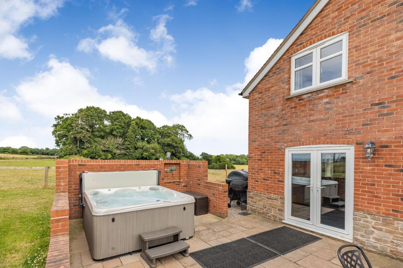 Wood Cottage Tenbury Exterior photo